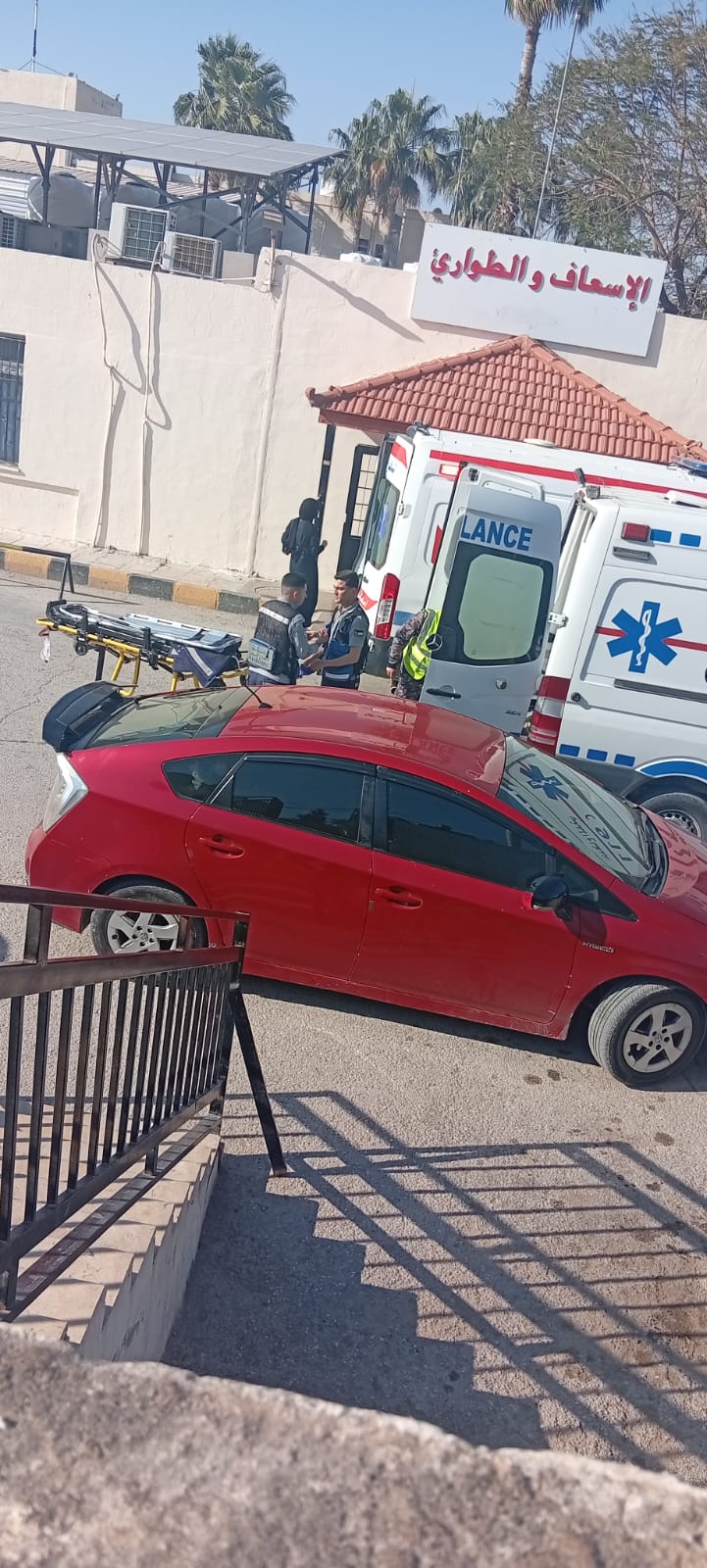 الأمن العام لـ "صراحة نيوز" : إصابة 18 شخصا بتدهور حافلة في الشونة الشمالية (صور)