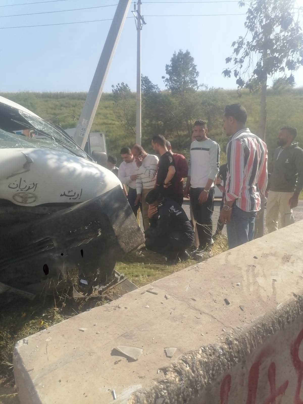 الأمن العام لـ "صراحة نيوز" : إصابة 18 شخصا بتدهور حافلة في الشونة الشمالية (صور)