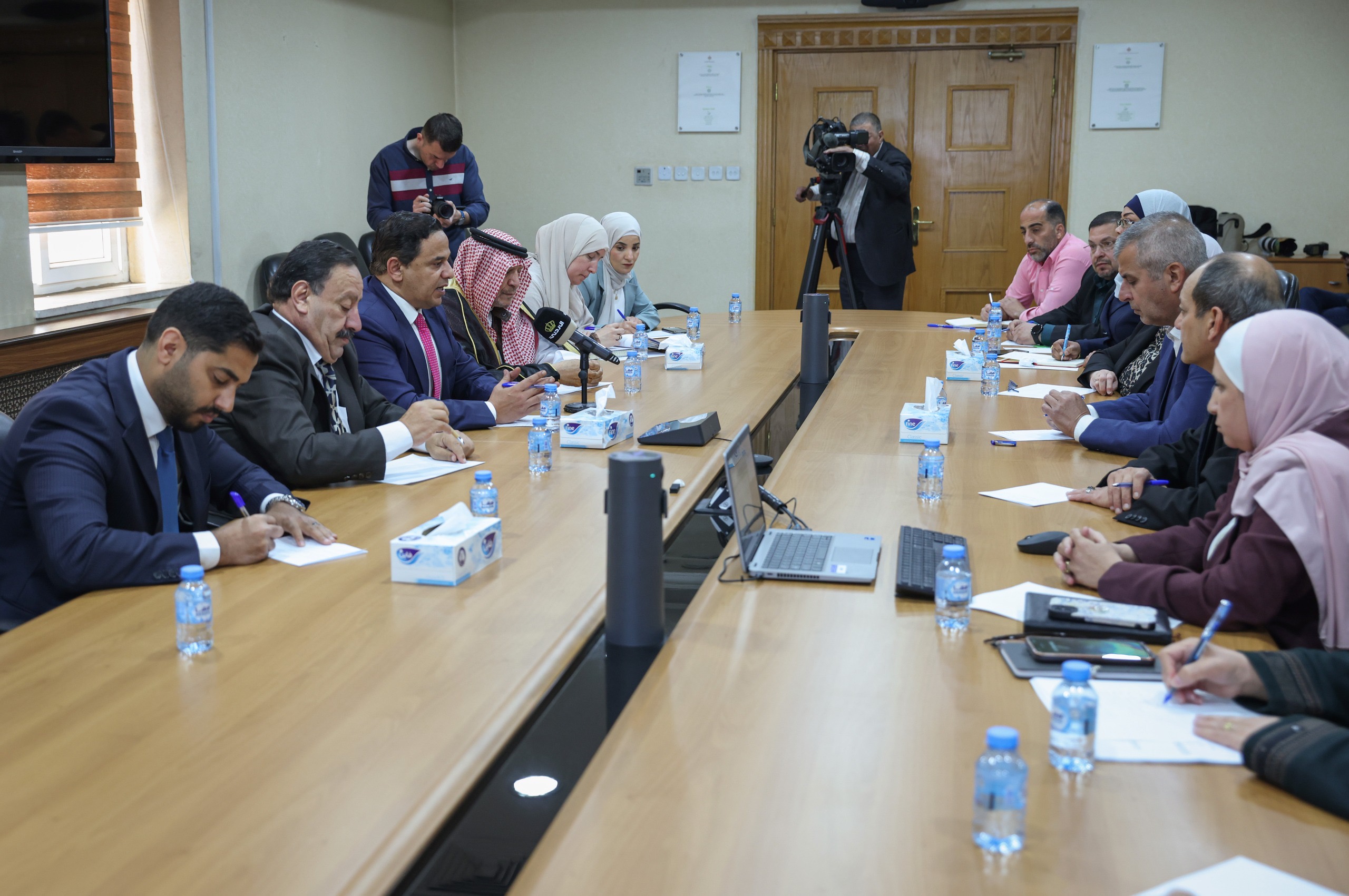 "الطاقة النيابية" تزور وزارة الطاقة وتبحث استراتيجية القطاع 2025–2035