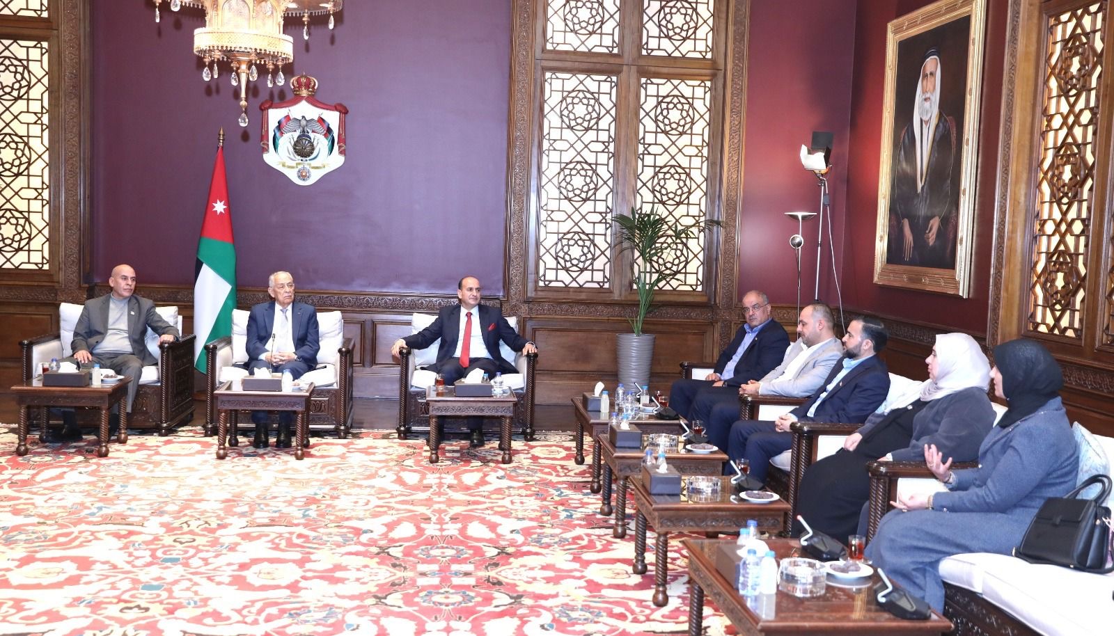 العيسوي: الملك يقود تحركات دبلوماسية فاعلة تضع المصالح الوطنية في مقدمة الأولويات