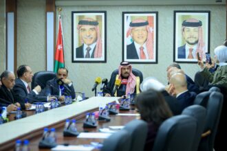 "النقل النيابية " تستمع لمطالب مكاتب السيارات السياحية وتتعهد بمتابعتها