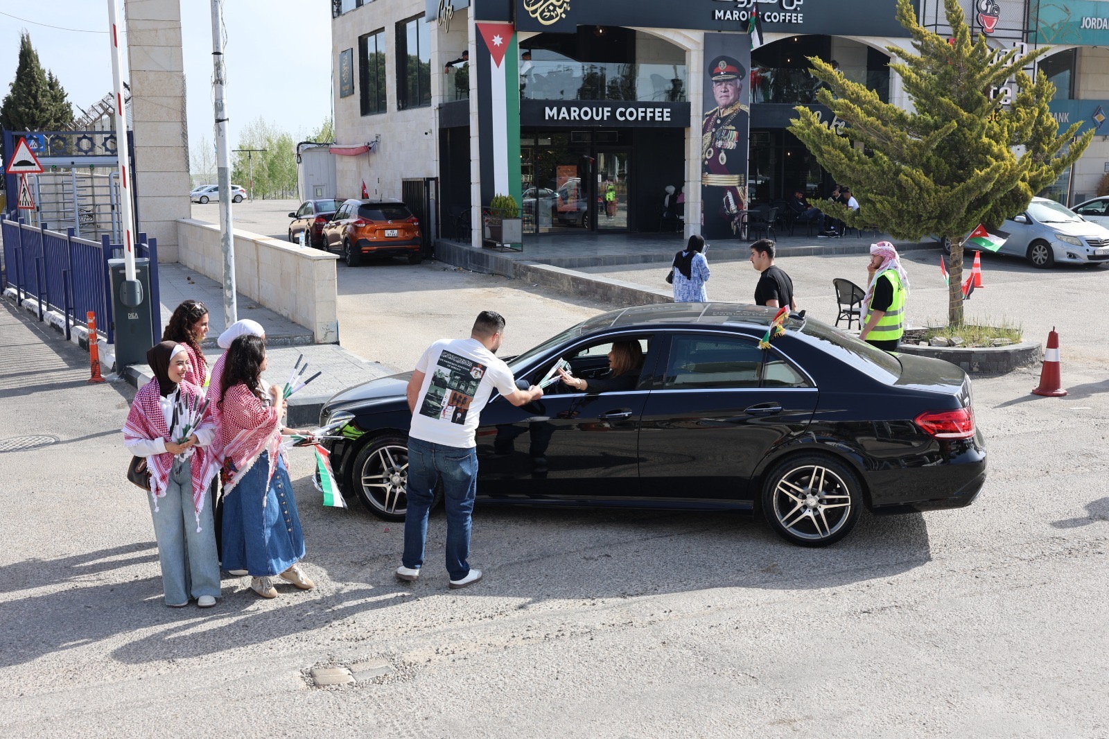 عمّان الأهلية تحتفل بيوم العلم الأردني