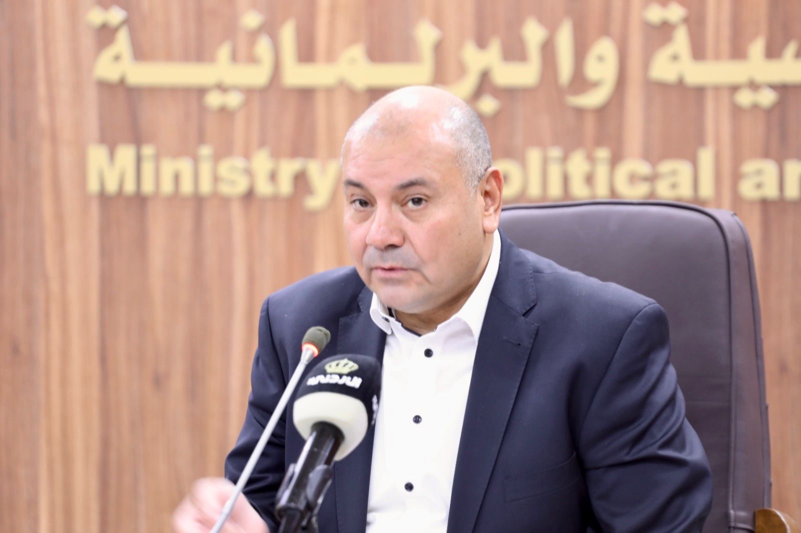 العودات يلتقي البرلمان الطلابي في جامعة الشرق الأوسط