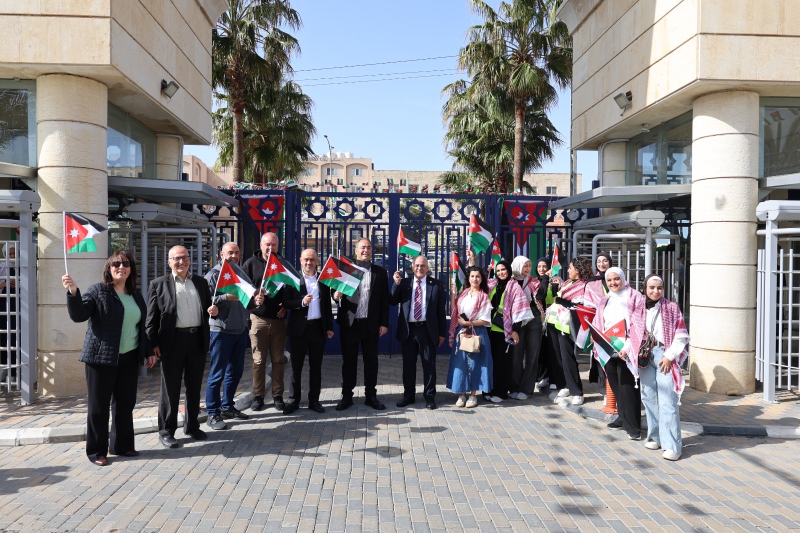 عمّان الأهلية تحتفل بيوم العلم الأردني