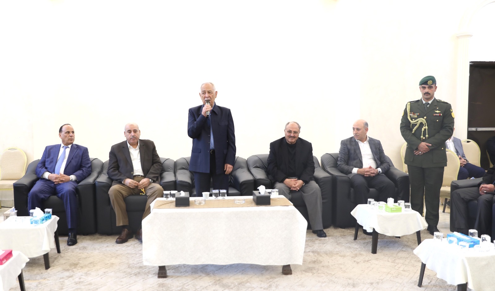 مندوبا عن الملك وولي العهد...العيسوي يعزي عشيرتي الرقاد والمعايطة