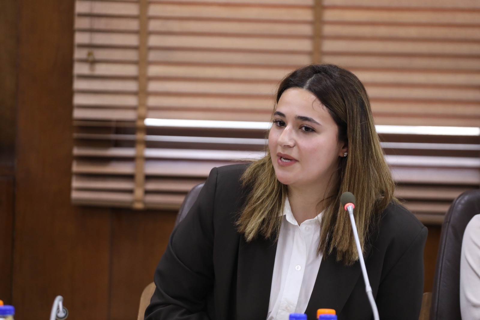 العودات يلتقي طلبة من كلية الحقوق بالجامعة الأردنية