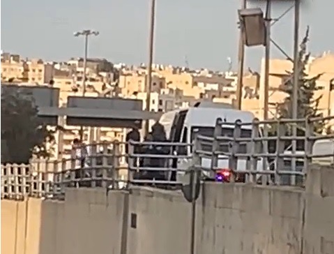 شهود عيان لـ"صراحة": الاشتباه بحقيبة قرب دوار الداخلية والأجهزة الأمنية تتحرك (صور)