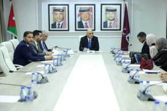 “الصحة النيابية” تلتقي وفداً شبابياً من طلبة التخصصات الصحية