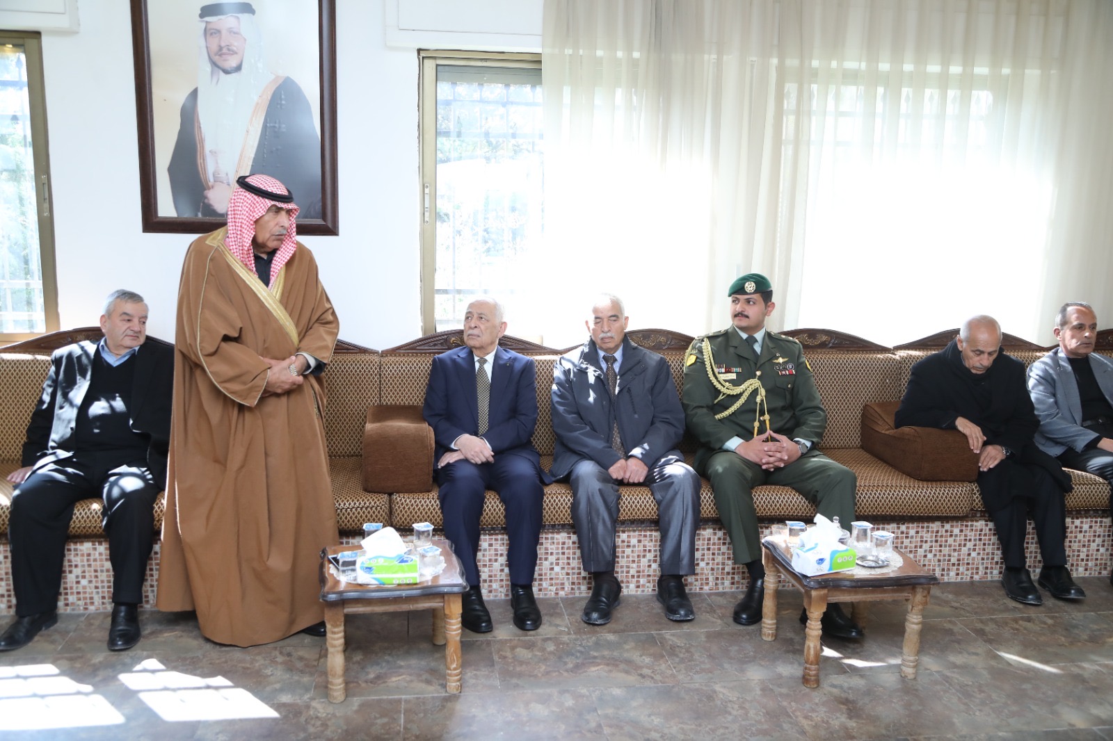 العيسوي ينقل تعازي الملك وولي العهد إلى عشيرة العميان