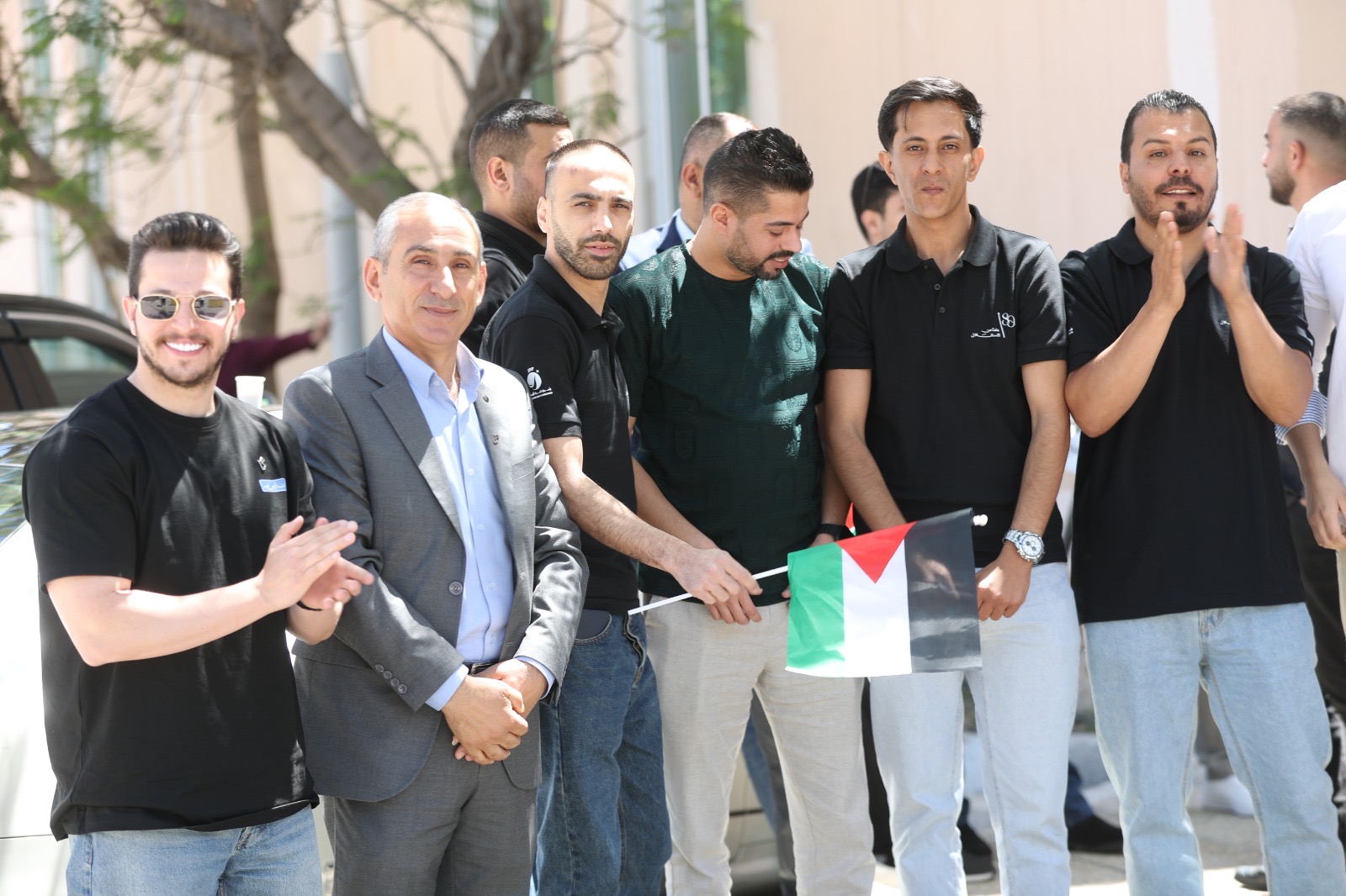 موظفو الأسواق الحرة الأردنية يحتفلون بعيد الاستقلال الـ80