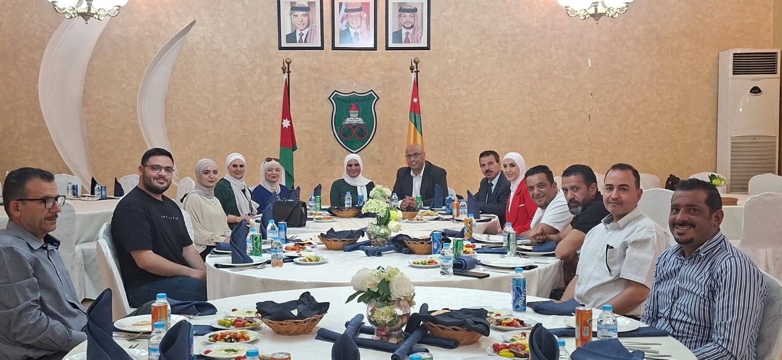 "تنمية وخدمة المجتمع" في الجامعة الأردنية يكرم السيدة ليلى البنا بمناسبة تقاعدها