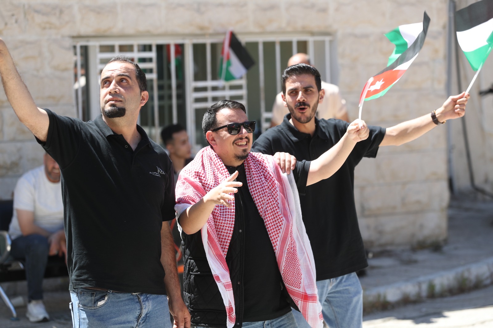 موظفو الأسواق الحرة الأردنية يحتفلون بعيد الاستقلال الـ80