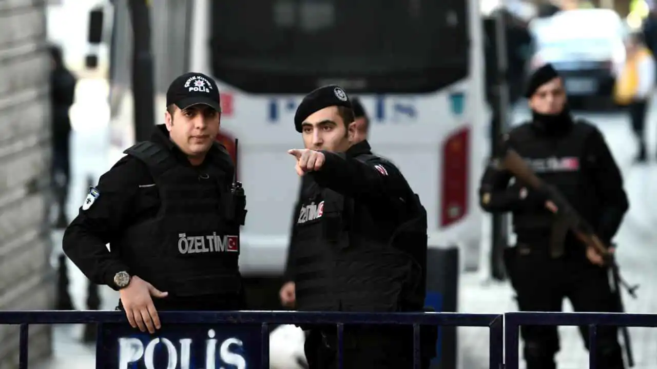 تركيا.. فتح قبور 4 أشخاص لاتهامهم بجريمة قتل وقعت قبل ربع قرن