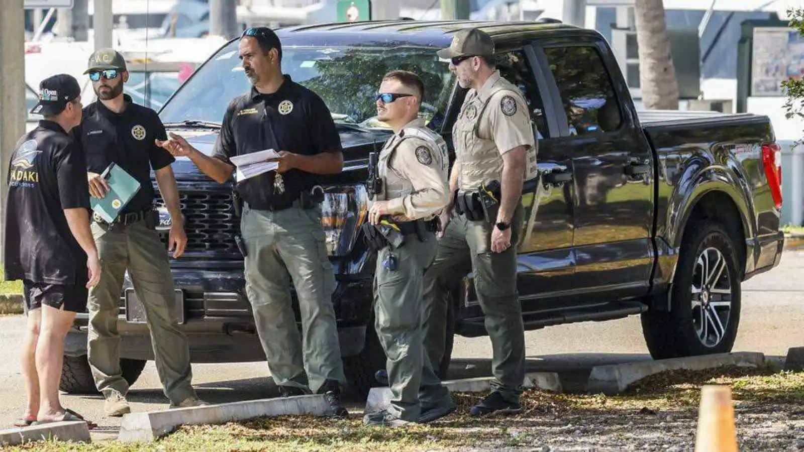 صورة حول : إصابة 15 شخصًا إثر انفجار قارب شمال ميامي الأمريكية إصابة 15 شخصًا إثر انفجار قارب شمال ميامي الأمريكية