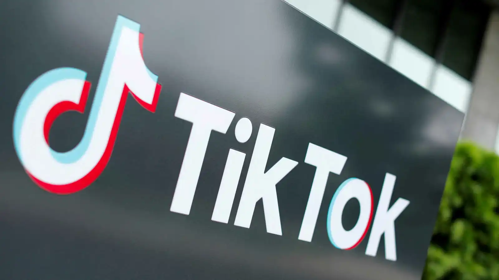 صورة حول : "تيك توك" تدخل سوق السفر بإطلاق خدمة "TikTok GO" "تيك توك" تدخل سوق السفر بإطلاق خدمة "TikTok GO"