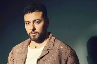 "تسمم الدم".. ملحن مصري شهير يصدم متابعيه