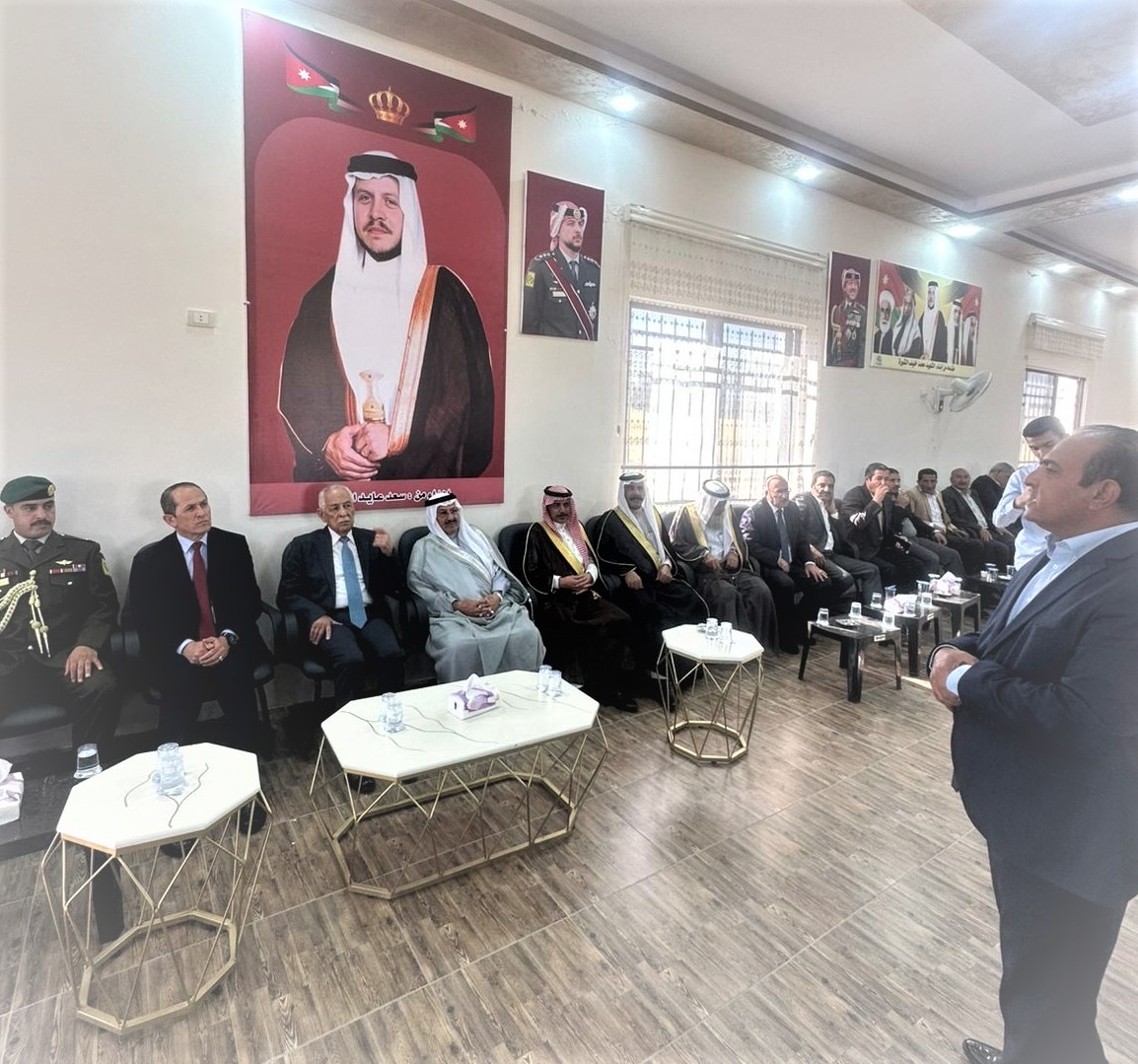مندوبا عن الملك وولي العهد.. العيسوي يعزي عشيرة الشورة