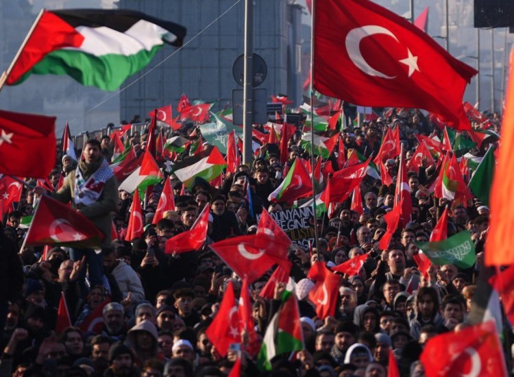 صورة حول : تركيا تشعل غضب الاحتلال بسبب “حماس” ماذا فعلت؟ و ما قصة التدريبات العسكرية السرية.. ولماذا فتح الملف الآن وكيف ردت أنقرة؟.. معلومات تكشف لأول مرة تركيا تشعل غضب الاحتلال بسبب “حماس” ماذا فعلت؟ و ما قصة التدريبات العسكرية السرية.. ولماذا فتح الملف الآن وكيف ردت أنقرة؟.. معلومات تكشف لأول مرة