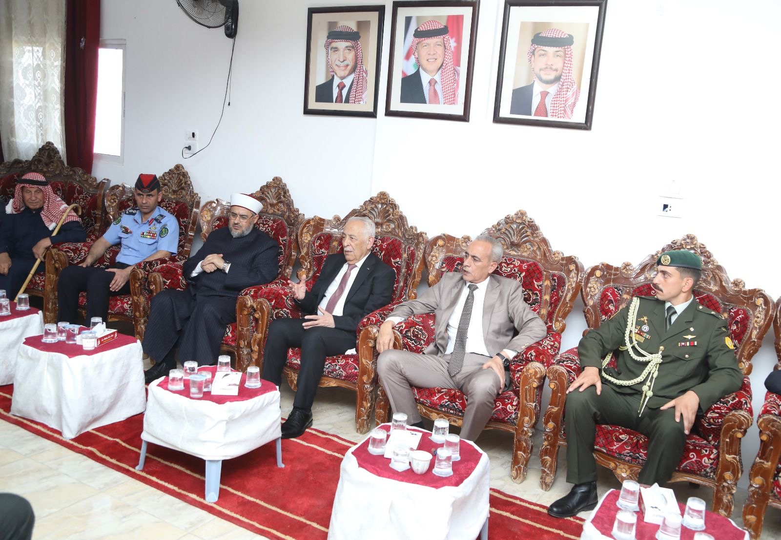 مندوبا عن الملك وولي العهد... العيسوي يعزي عشائر الشطناوي والزيود وأبو شريعة والمجالي والدهيسات