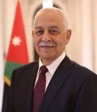 العيسوي ينقل تمنيات الملك وولي العهد بالشفاء للنائب السابق الغويري