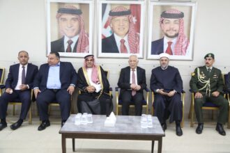 مندوبا عن الملك وولي العهد... العيسوي يعزي عشائر الشطناوي والزيود وأبو شريعة والمجالي والدهيسات