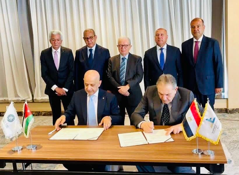 صورة حول : تجارة الأردن واتحاد الغرف التجارية المصرية يوقعان اتفاقية لإنشاء غرفة اقتصادية مشتركة تجارة الأردن واتحاد الغرف التجارية المصرية يوقعان اتفاقية لإنشاء غرفة اقتصادية مشتركة