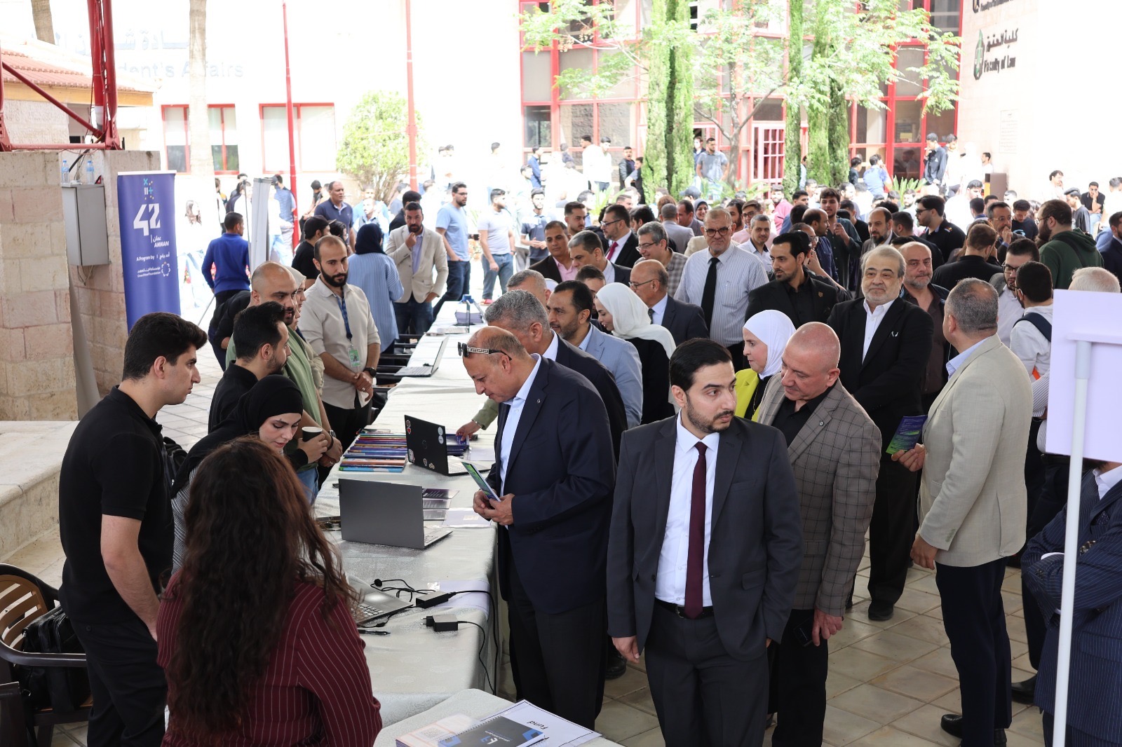 بالصور ... د. الحوراني يرعى يوم الابتكار في جامعة عمّان الأهلية بمشاركة شركات ريادية وتقنية
