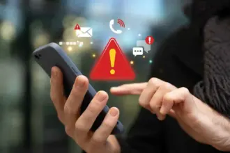 مخاوف متزايدة بشأن الخصوصية.. تطبيقات تراقب نشاطك على هاتفك