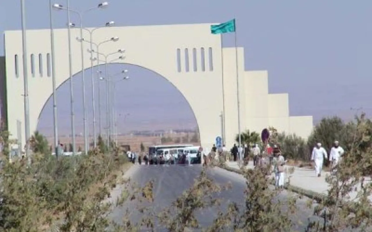 طلبة جامعة آل البيت يناشدون تعديل جدول الامتحانات النهائية بعد عيد الأضحى