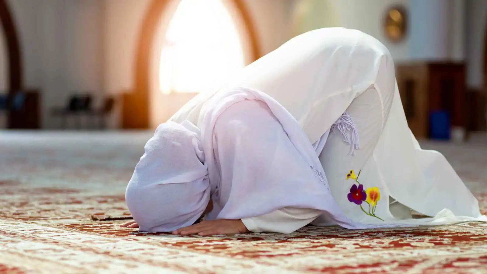 صورة حول : ماتت صائمة في مسجد أسسته.. رحيل مؤثر لمصرية يثير تعاطفا واسعا ماتت صائمة في مسجد أسسته.. رحيل مؤثر لمصرية يثير تعاطفا واسعا
