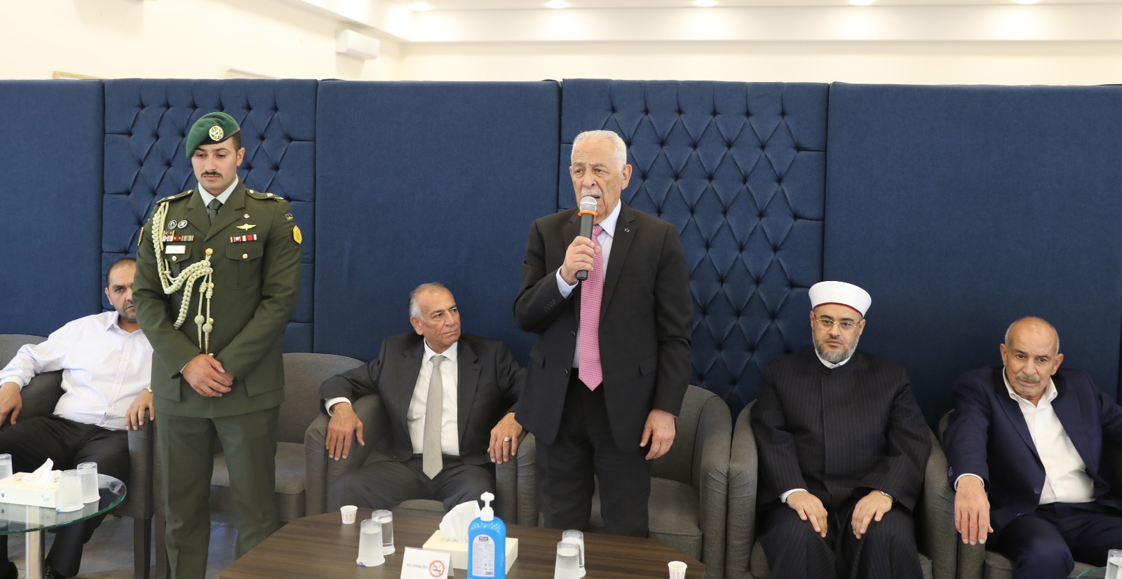 مندوبا عن الملك وولي العهد.. العيسوي يعزي عشيرة العتوم وآل ناصيف
