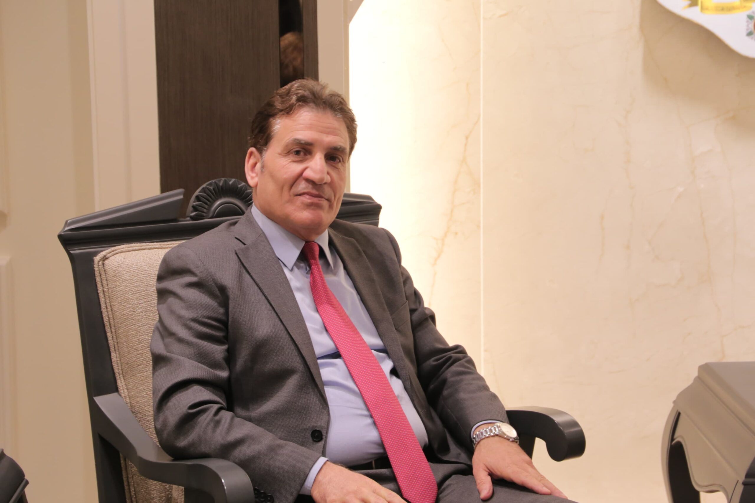 القرالة يبحث مع المستشار الثقافي العراقي تعزيز التعاون التعليمي وزيادة المنح