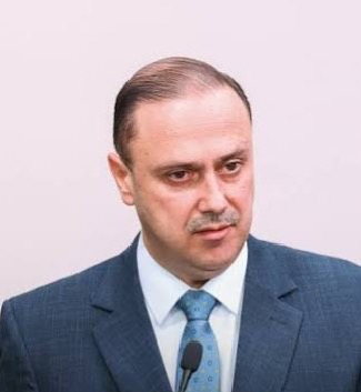 المومني يكشف دوافع اعلانه استعانة الحكومة بالمؤثرين