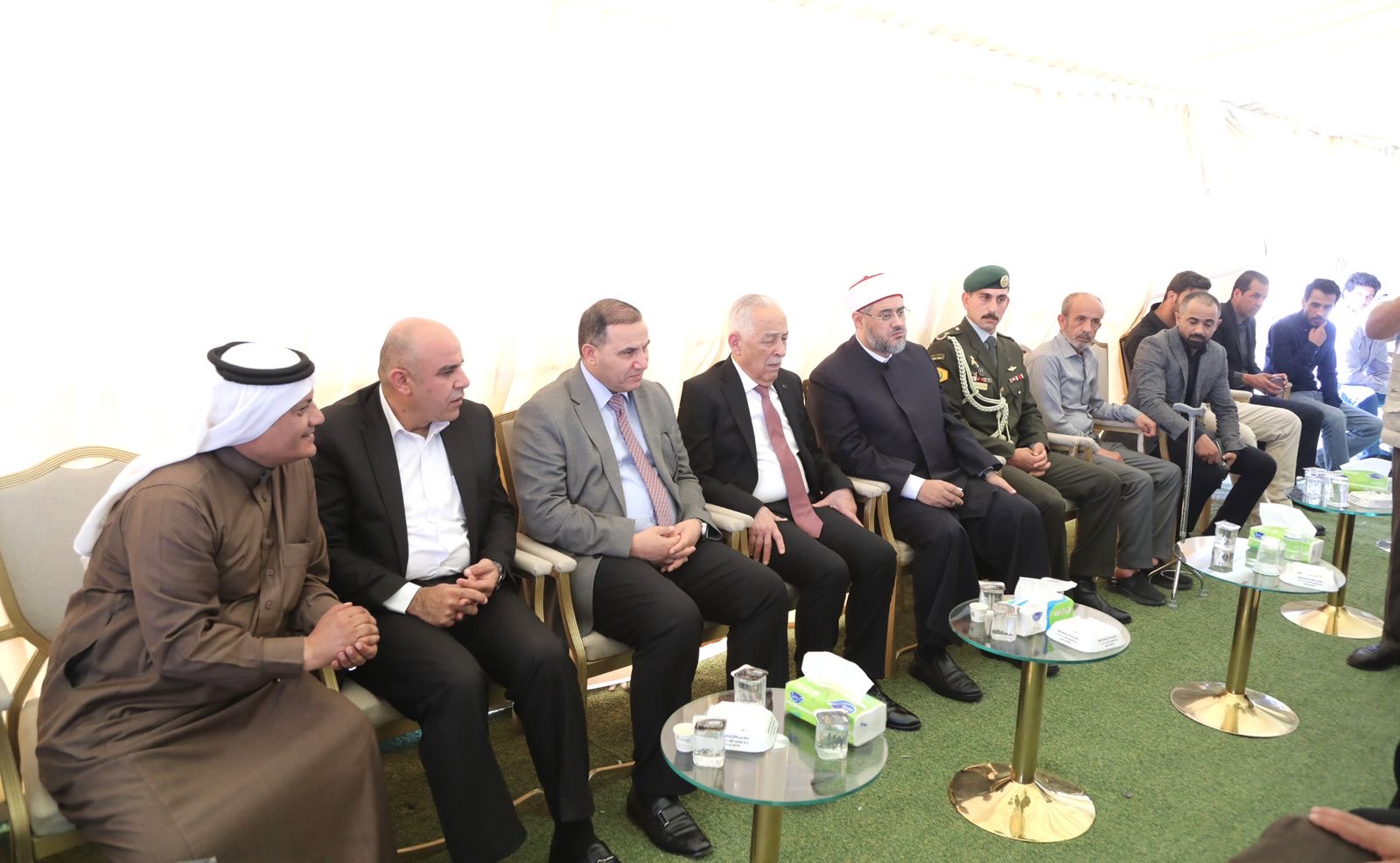 مندوبا عن الملك وولي العهد... العيسوي يعزي عشائر الشطناوي والزيود وأبو شريعة والمجالي والدهيسات