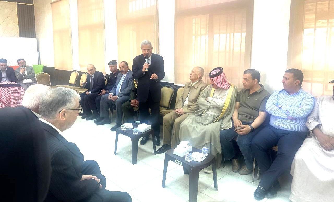 صورة حول : مندوبا عن الملك وولي العهد...العيسوي يعزي عشيرة الكركي مندوبا عن الملك وولي العهد...العيسوي يعزي عشيرة الكركي