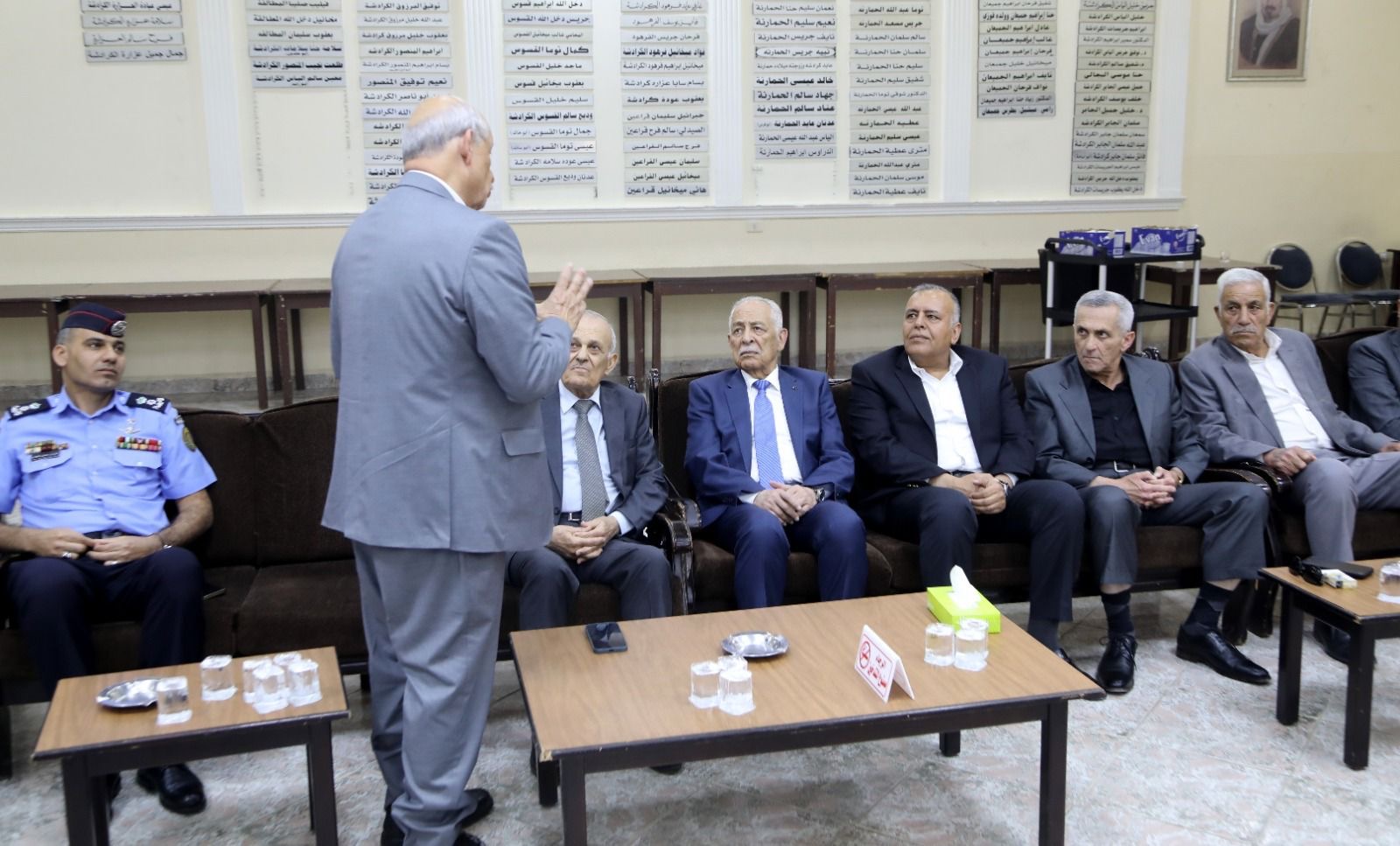 مندوبا عن الملك وولي العهد... العيسوي يعزي عشائر المخادمة وبني فواز والسلايطة والفايز والزبن