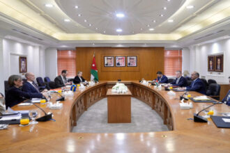 الخارجية تبحث مع السويد تعزيز العلاقات الثنائية