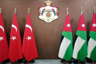 الأردن وتركيا يشددان على ضرورة التوصل إلى حل شامل يبني على وقف إطلاق النار بين واشنطن وطهران