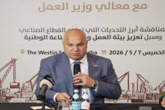 وزير العمل: القطاع الصناعي رافعة لتحسين أداء الاقتصاد الوطني