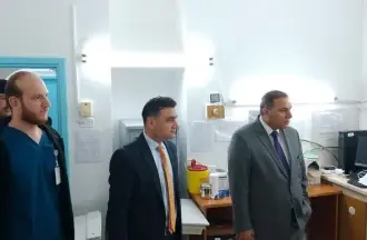 محافظ الزرقاء يتفقد عددا من المراكز الصحية