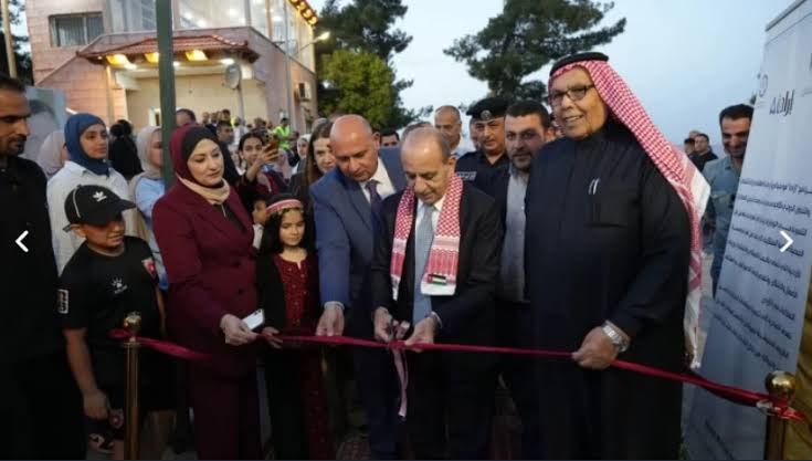 صورة حول : وزير الإدارة المحلية يفتتح سوق المعراض الريفي الأول في جرش وزير الإدارة المحلية يفتتح سوق المعراض الريفي الأول في جرش