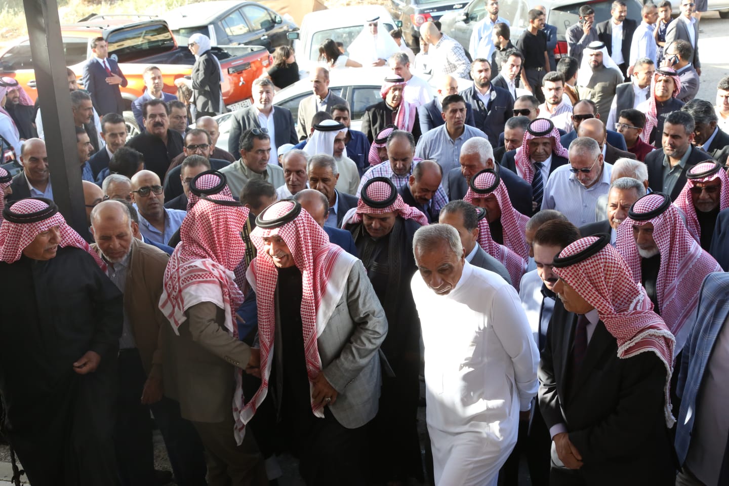 د الشباطات يبارك عقد قران نجل الشيخ طايل الشوابكة