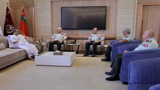 صورة حول : الحنيطي والسفير الموريتاني يبحثان التعاون بين البلدين الحنيطي والسفير الموريتاني يبحثان التعاون بين البلدين