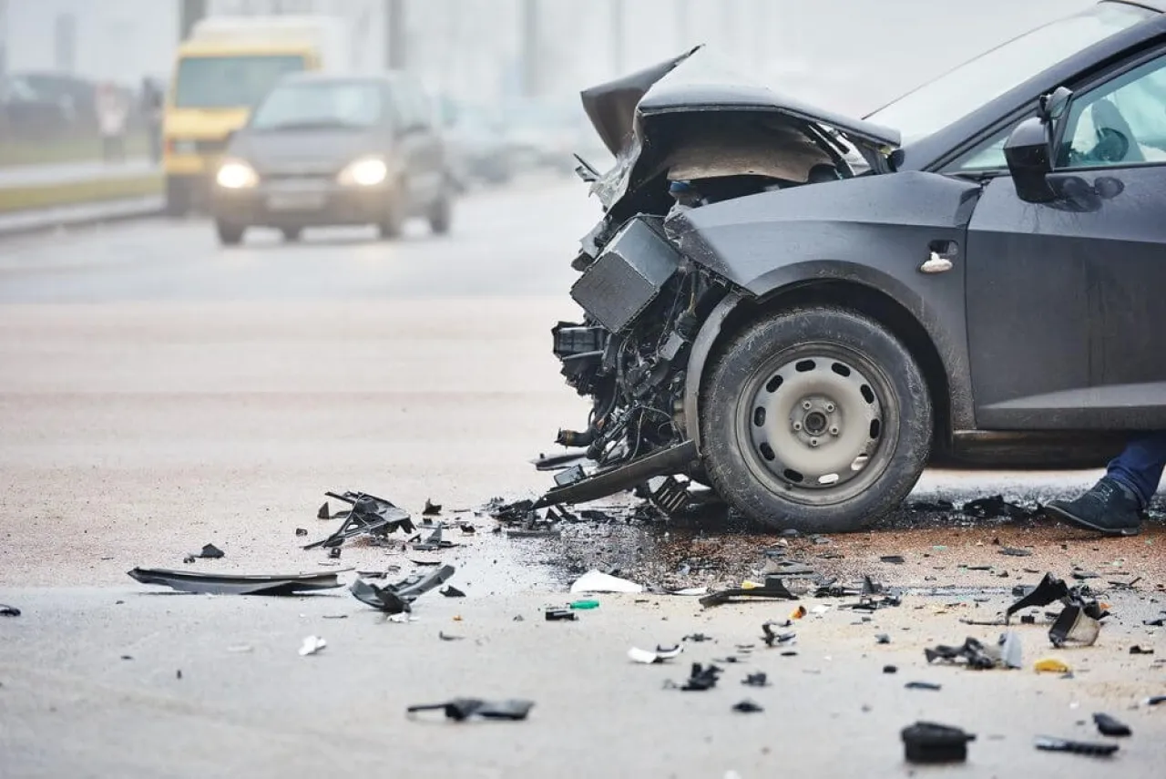 صورة حول : 6 إصابات بحادث تصادم على شارع البترا باتجاه إربد 6 إصابات بحادث تصادم على شارع البترا باتجاه إربد