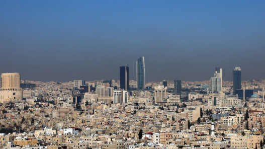 انخفاض ملموس على درجات الحرارة وأمطار متفرقة اليوم الاثنين