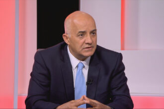 مبيضين: الاحتلال يستهدف الوثائق لطمس الحقوق الفلسطينية