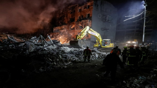 صورة حول : 5 قتلى و18 مصاباً بهجوم صاروخي روسي على خاركيف 5 قتلى و18 مصاباً بهجوم صاروخي روسي على خاركيف