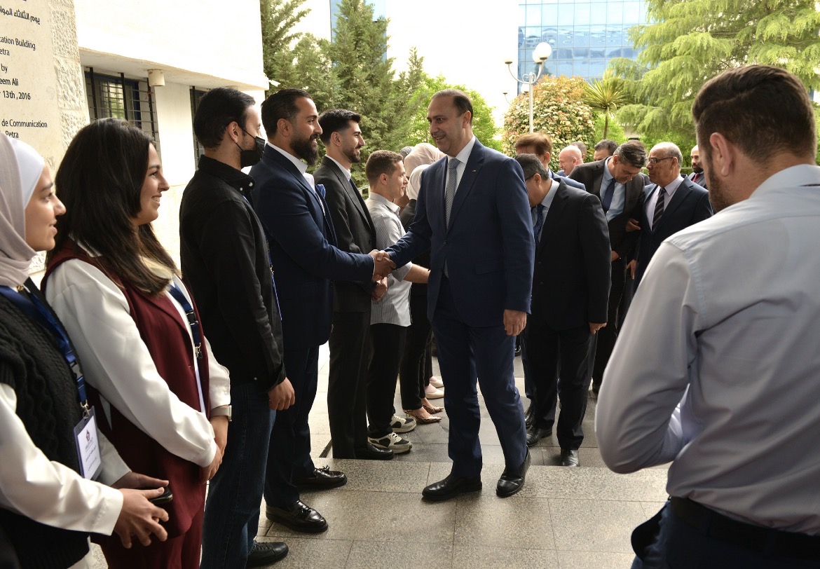 المومني في جامعة البترا: قانون الجرائم الإلكترونية لحماية المجتمع وخطاب الكراهية يهدد السلم الوطني