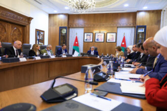 رئيس الوزراء يترأس أول اجتماع لمجلس أمناء الأكاديمية الأردنية للإدارة الحكومية