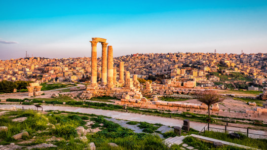 صورة حول : طقس دافئ في معظم المناطق وحار نسبياً في الأغوار والبادية طقس دافئ في معظم المناطق وحار نسبياً في الأغوار والبادية